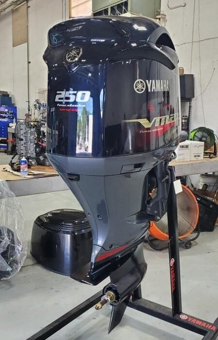 2017 Yamaha VMAX SHO 250 HP 4-Stroke 20″ Shaft