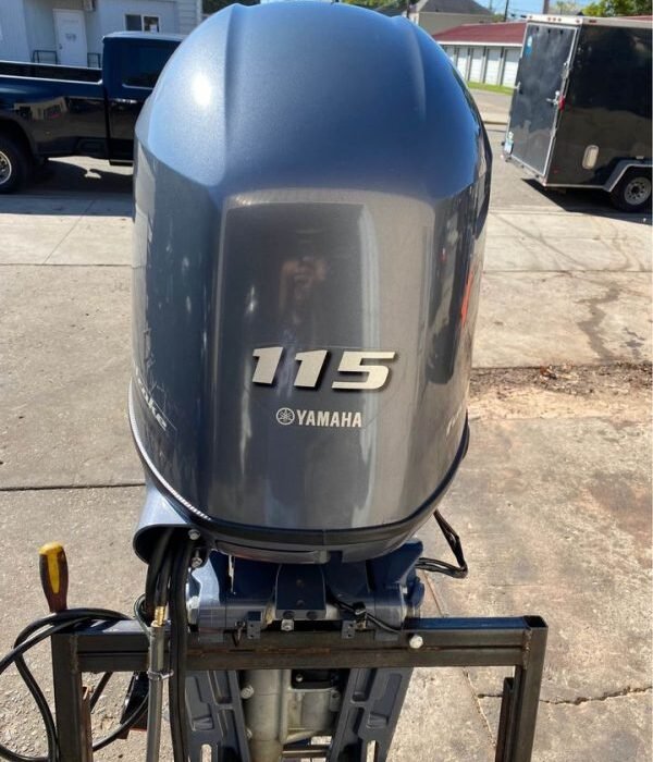 2015 Yamaha 115 HP 4-Stroke 20″ Shaft